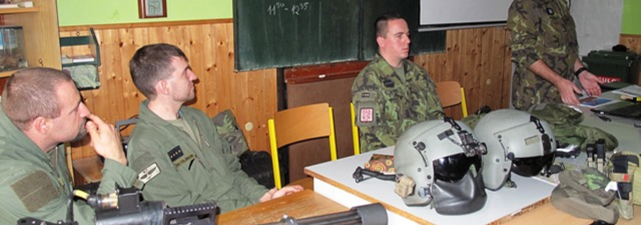 Prezentace příslušníků 22. vrtulníkové základny letectva