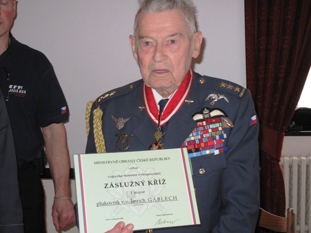zasluzny_kriz_upr.jpg